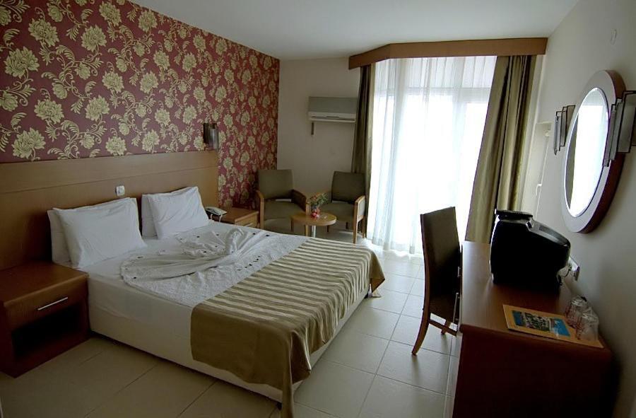 Surtel Hotel Kusadası Extérieur photo